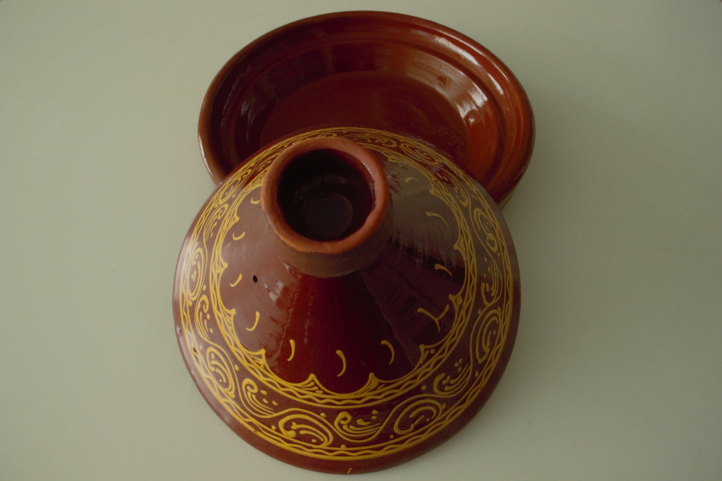 Suhaila – Sierlijke tajine met gouden details
