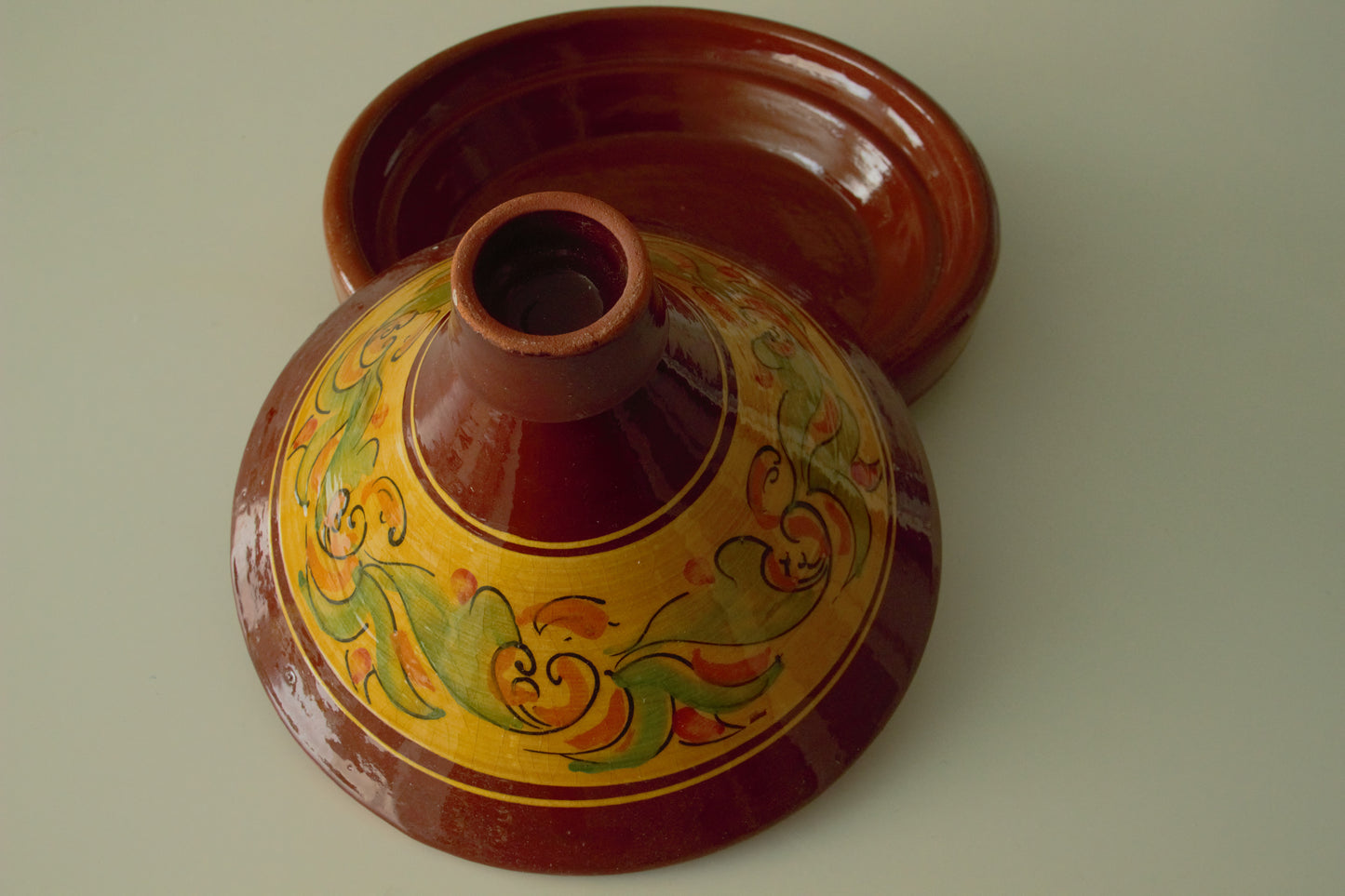 Farah - kleurrijk geglazuurde tajine